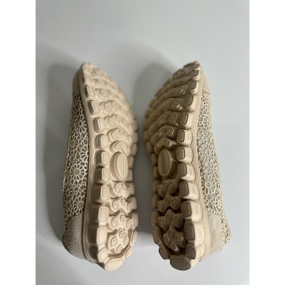 New NWOT Skechers Women 9 beige lace Casual Flat Slip-on shoes walk comfort - Picture 5 of 7